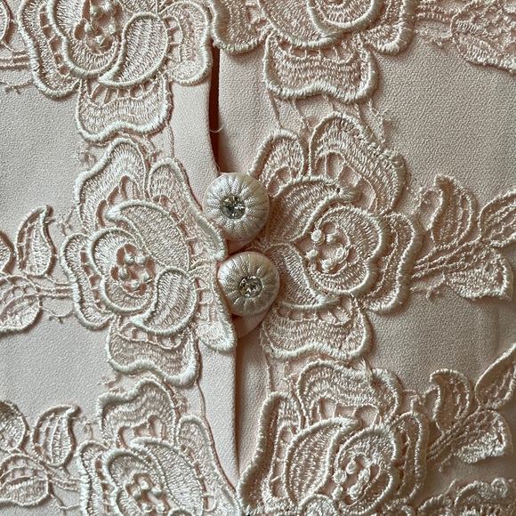 R & M Richards by Karen Kwong Light Pink Blazer. Size 10 - Picture 8 of 8